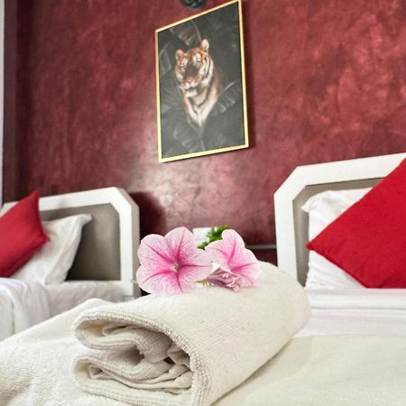 Venice Hotel HHQ Buitenkant foto